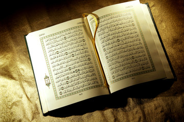 open holy koran book