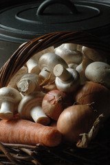 champignons, carottes et oignons