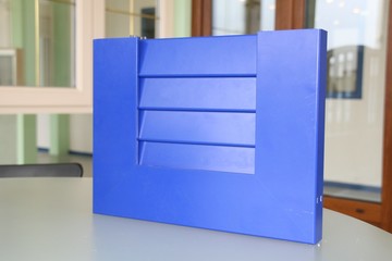 coupe volet bleu