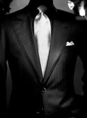 mannequin masculin en costard et cravate
