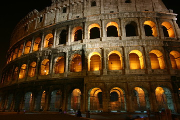 Naklejka premium the colosseum by night