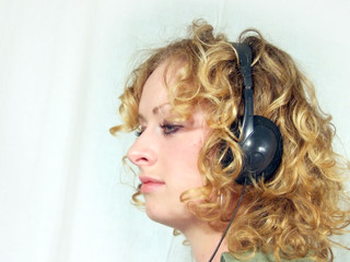 Fototapeta premium girl with headphones