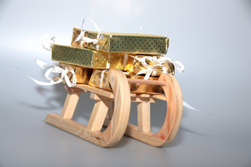 schlitten mit geschenken