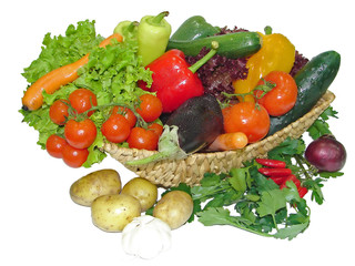 Fototapeta na wymiar świeże warzywa w koszyku