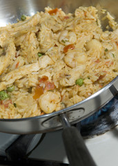 paella with chicken and seafood