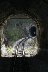 Fototapeta na wymiar eisenbahntunnel