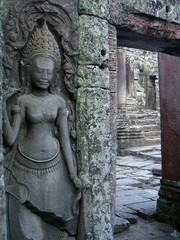 Fototapeta na wymiar Estatua w Angkor, Camboya