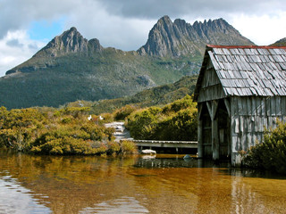 Fototapeta na wymiar Cradle Mountain Boathouse