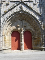 portail de l'église de penmarch