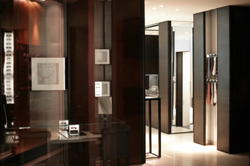 a l'intérieur, un magasin de nuit