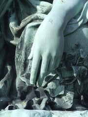 statue at graveside