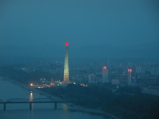 Fototapeta premium juche tower in pyongyang, north korea