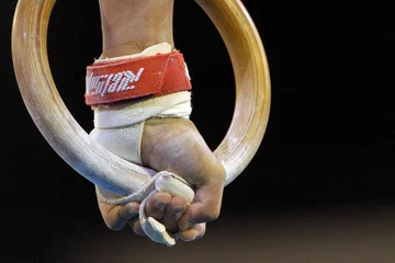 Deurstickers gymnastische ringen © Sportlibrary