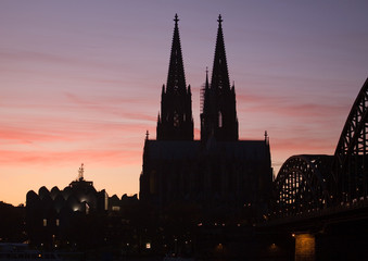 silhouette of cologne cathedral