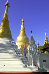 Fototapeta premium myanmar, yangon: shwedagon pagoda, one of the most impressive pa