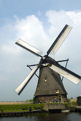 Fototapeta na wymiar portrait of a dutch windmill