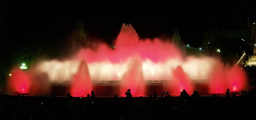 Fototapeta na wymiar montjuic (magic) fountain in barcelona at night