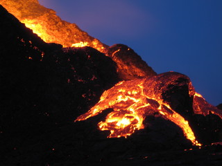 cratère en eruption