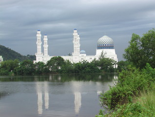 moschee in kota kinabalu