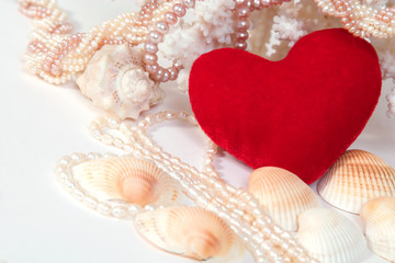 Obraz na płótnie Canvas heart and pearls