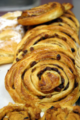 cinnamon raisin rolls