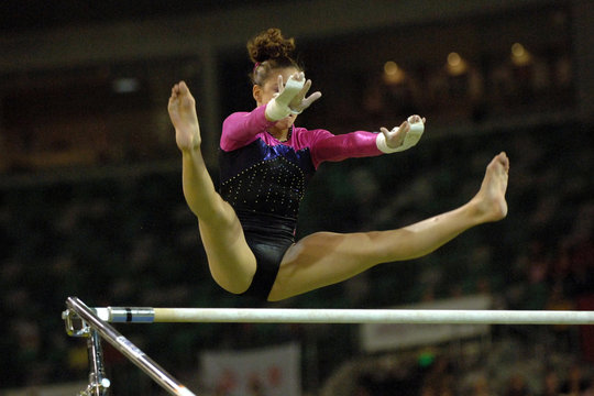 Gymanast Uneven Bars 02