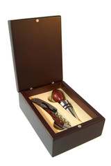 metal-wood wine set, in the wood case.