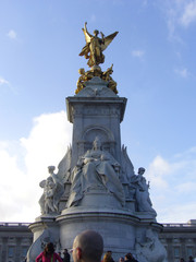 Obraz premium statue at buckingam palace