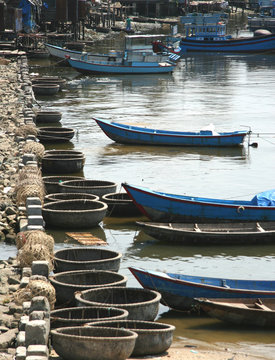 vietnam - port de nah trang