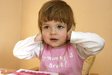 i don't wanna hear this, mummy!