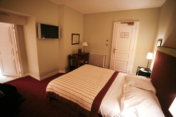 chambre d'hôtel - lit
