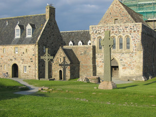 celtic cross and iona abbey
