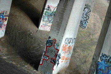 bridge graffiti