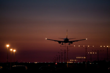 dusk jet landing 1