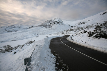 road to the snow