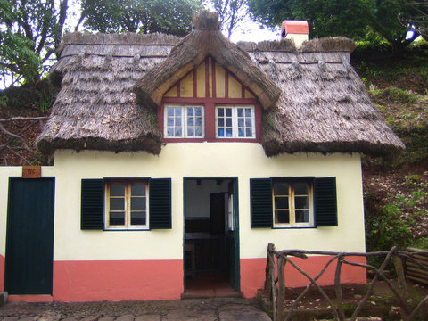riedgedecktes haus