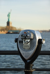 binocular with statue of liberty
