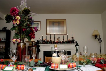 holiday party table setting
