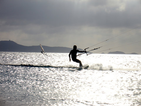 kite surfing