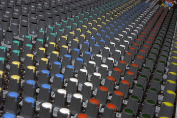  mixing console