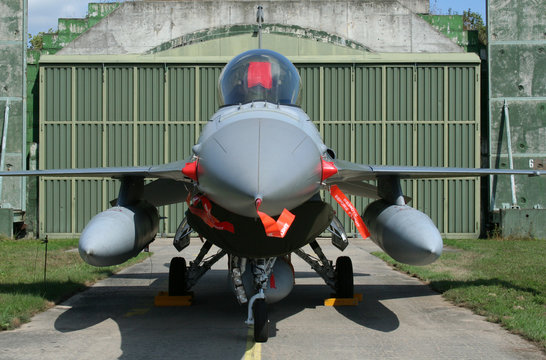 milit&auml;rflugzeug
