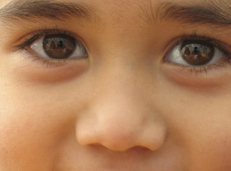 fröhliches jungen gesicht