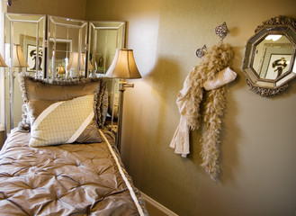 flapper style interior decor