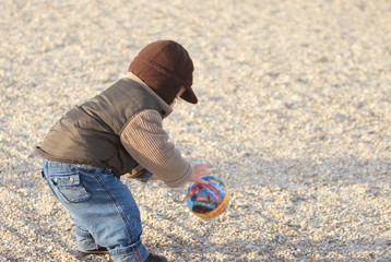 enfant avec ballon