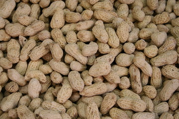 unshelled peanuts