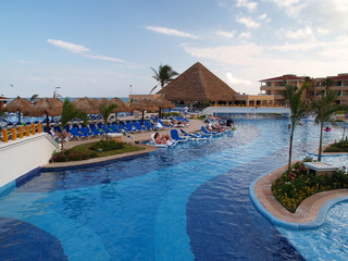 Fototapeta na wymiar Beach Resort w Cancun