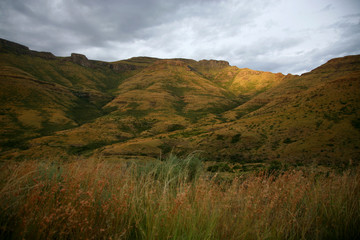 Fototapeta premium la route maloti en afrique du sud