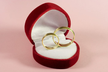 wedding rings - 2267454
