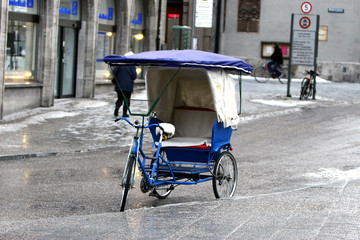 Fototapeta na wymiar taxi rower