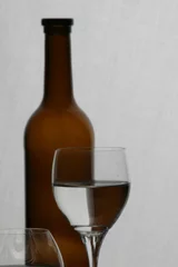 Poster bruine fles en glazen © msdnv